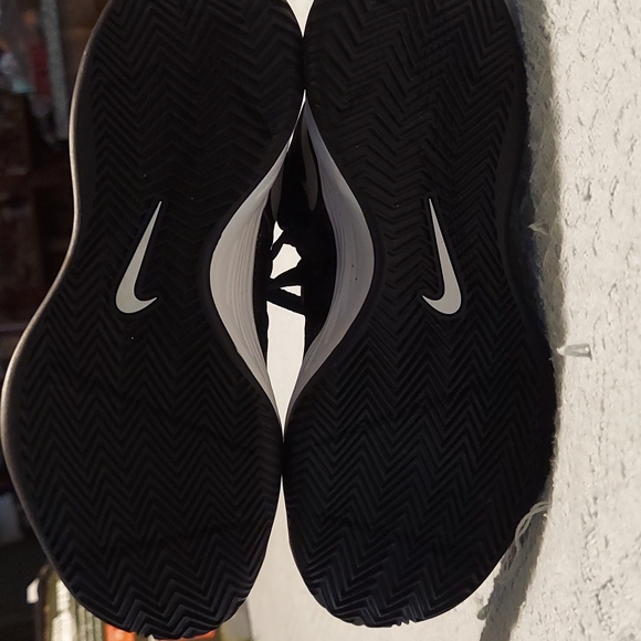 Nike hyperfuse shoes - Picture 3 of 5